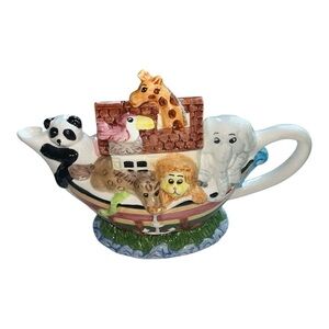 Vintage Charming Noah’s Ark Animal Teapot 🫖 Excellent Condition